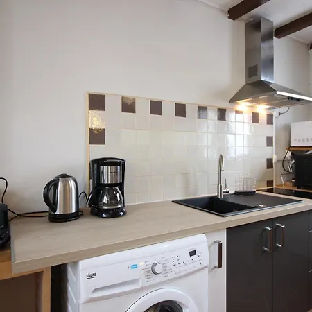 F3 De 50m² Au Coeur De Mont-dore Avec 2 Chambres, Cuisine Equipee Et 2 Salles D'eau - Fr-1-415-145